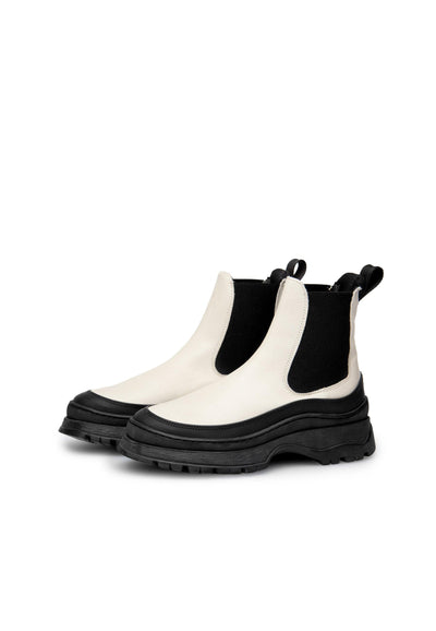 LÄST Trail - Leather/Rubber Foxing - Off White Ankle Boots Off White