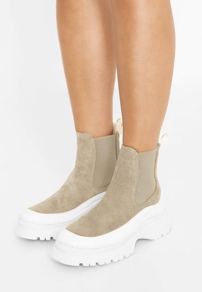 LÄST Trail - Suede - Sand Ankle Boots Sand